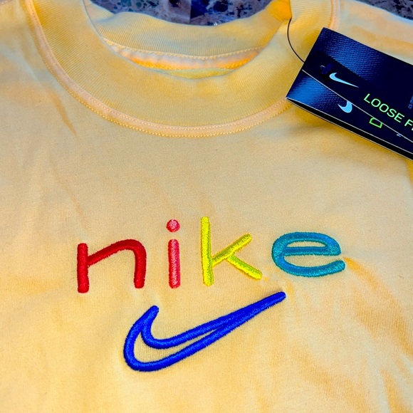 NIKE Yellow Rainbow Logo Short Sleeve T Sh Shirt size XS - Picture 4 of 5